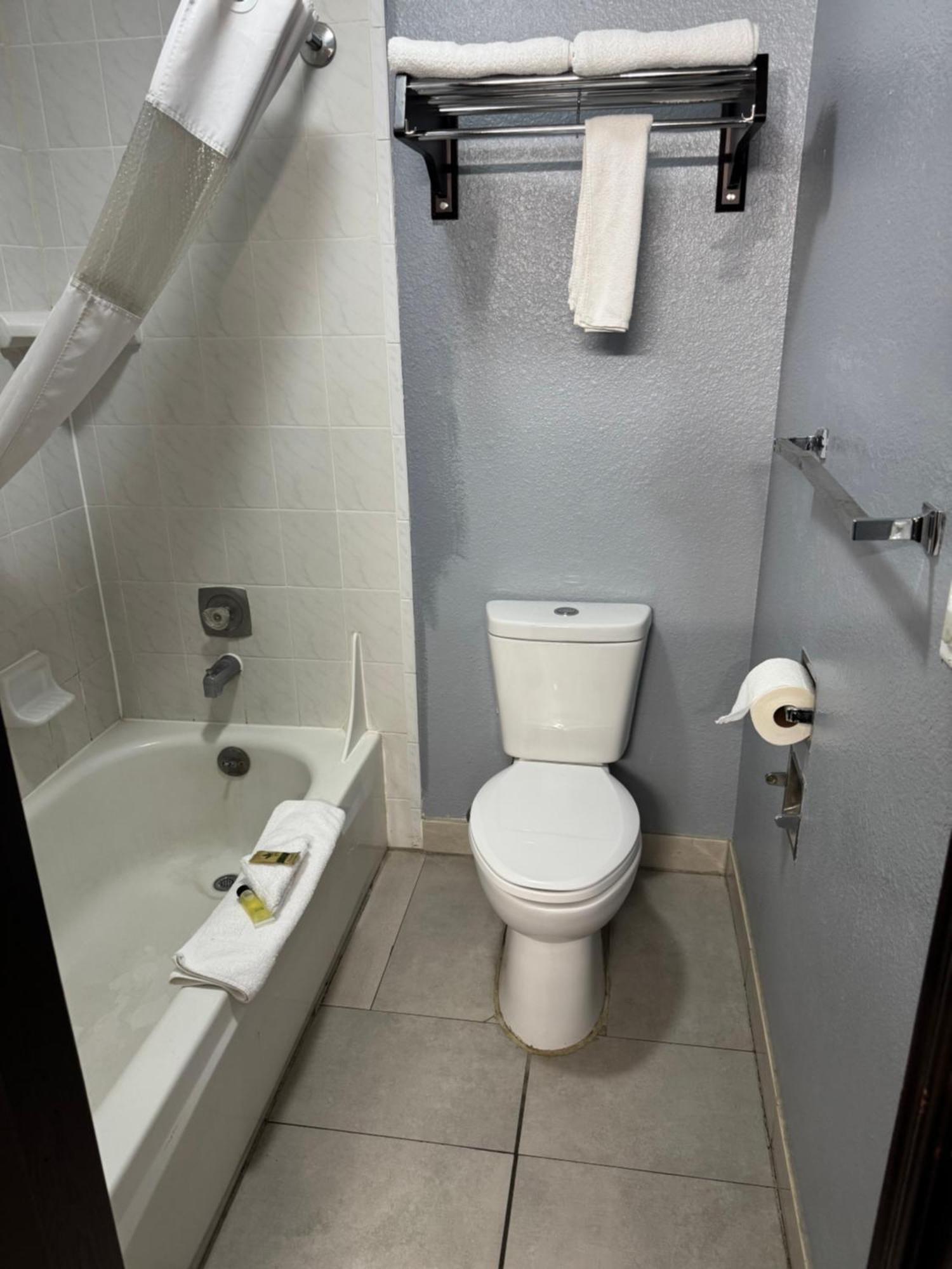 Nampa Inn & Suites Extérieur photo